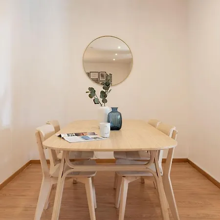 Lägenhet Guestready - Warm And Inviting Flat With Balcony *