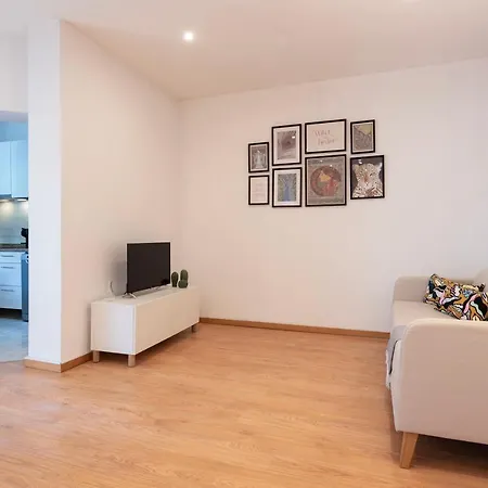 Joivy Warm And Inviting Flat With Balcony *