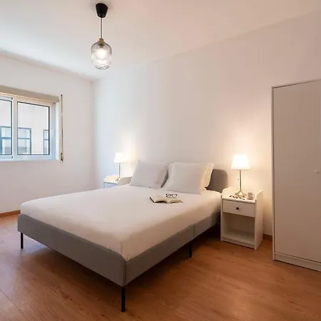 Joivy Warm And Inviting Flat With Balcony Apartment Porto