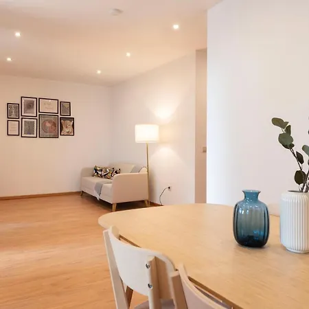 Joivy Warm And Inviting Flat With Balcony * Porto