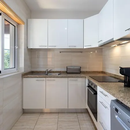 Guestready - Warm And Inviting Flat With Balcony *