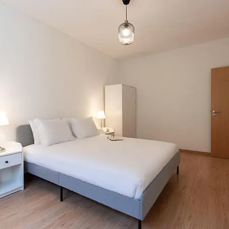 Guestready - Warm And Inviting Flat With Balcony