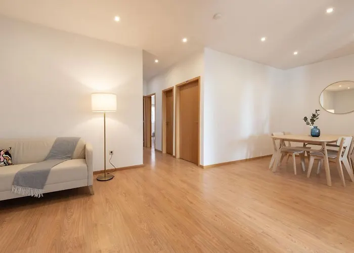 Guestready - Warm And Inviting Flat With Balcony