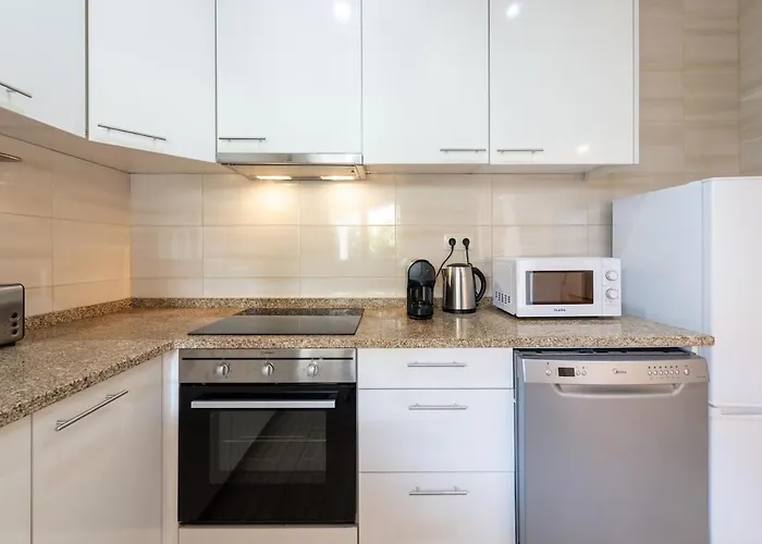 Guestready - Warm And Inviting Flat With Balcony Lägenhet