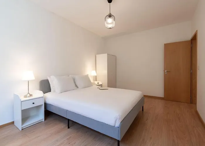 Guestready - Warm And Inviting Flat With Balcony