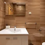 アパート Guestready - Warm And Inviting Flat With Balcony