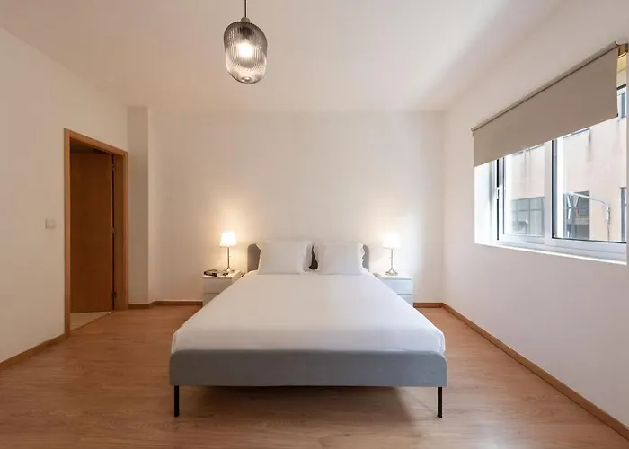 Guestready - Warm And Inviting Flat With Balcony شقة *