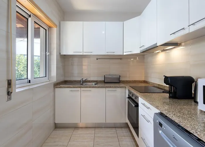 Guestready - Warm And Inviting Flat With Balcony *