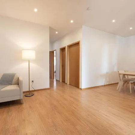 Guestready - Warm And Inviting Flat With Balcony